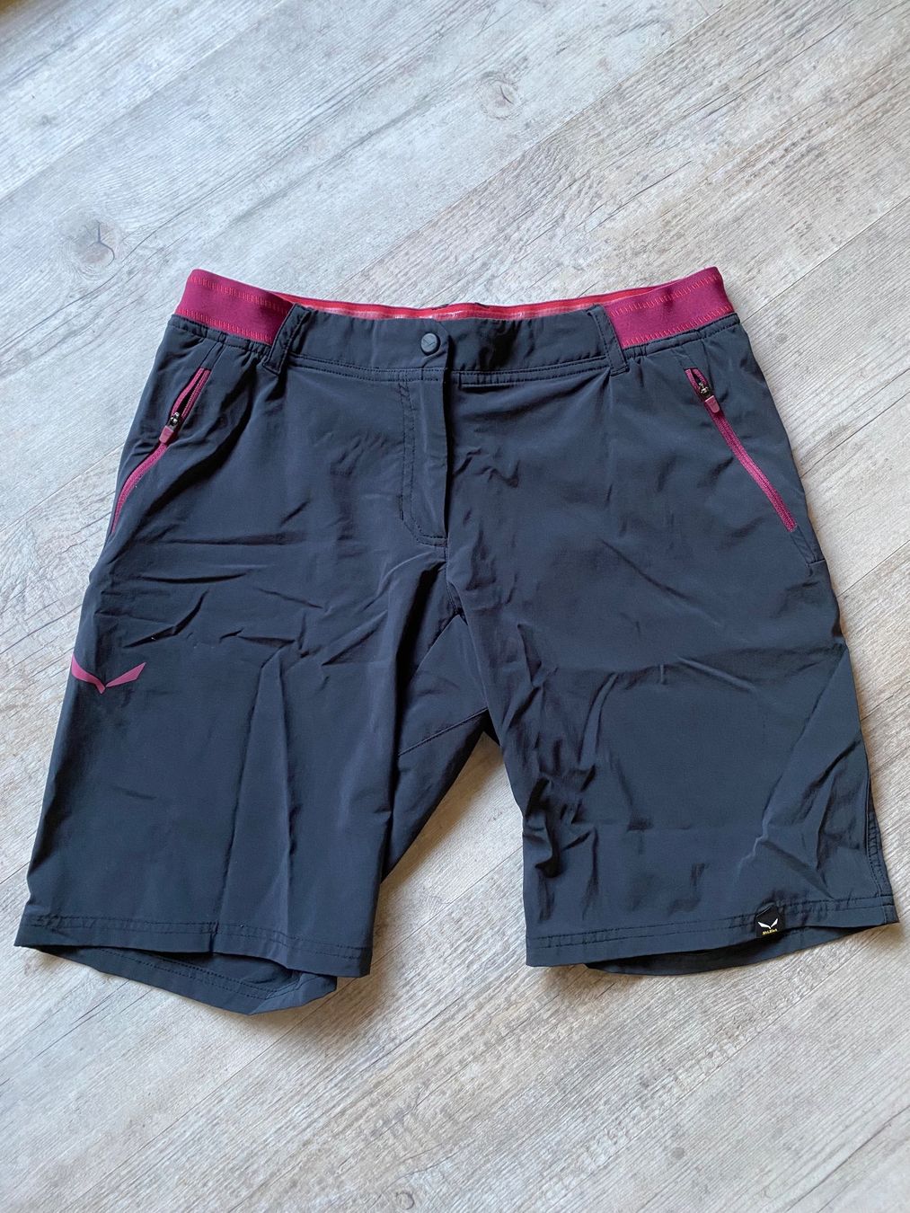 Salomon Pantalons: SALEWA Shorts Gr. 38 – D'occasion à Würenlingen par lori59