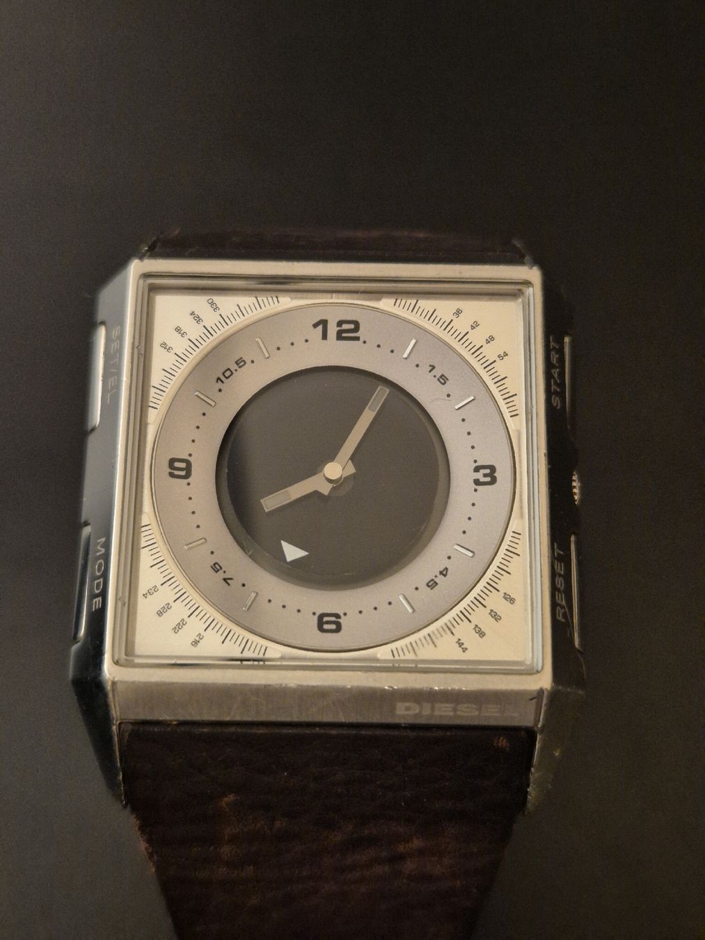 Diesel Orologi: Diesel Uhr Quadrat – Usato da Abtwil SG venduto da daxsg 1