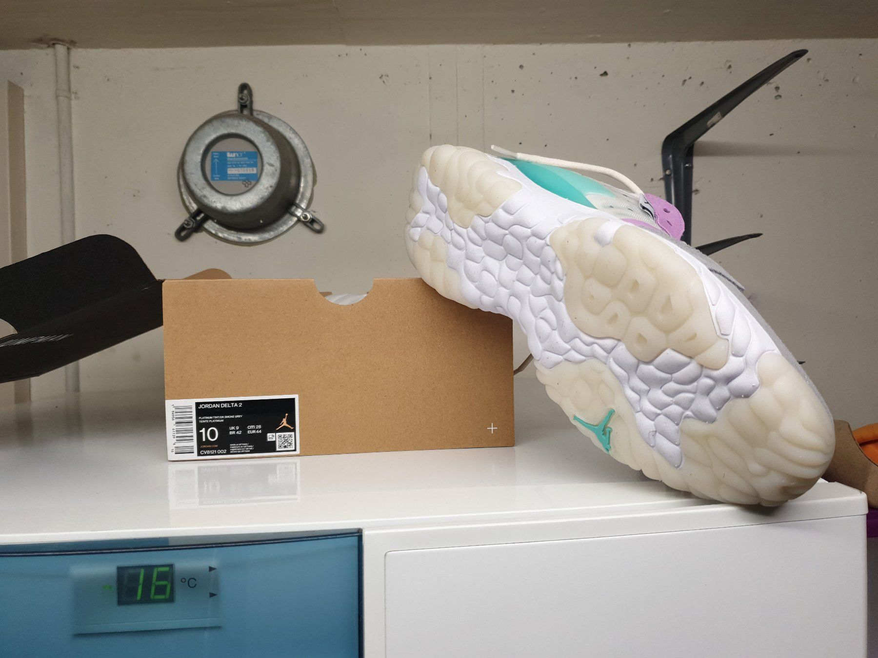 Jordan Herrenschuhe: Jordan Delta 2 / Grösse 10 (EU: 44) – Neu und originalverpackt aus Embrach von Vza 2