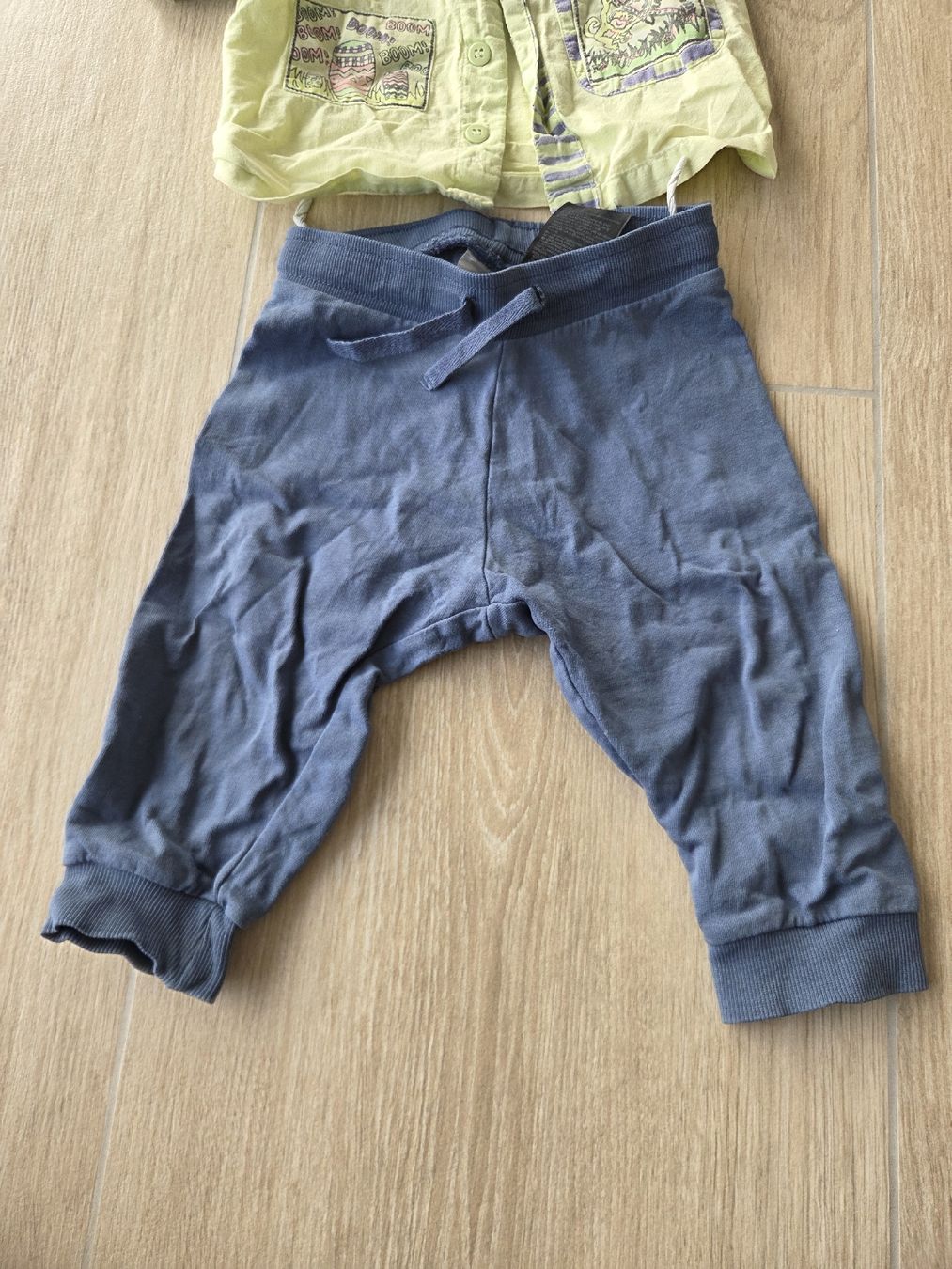 Lotti di vestiti: Ensemble garçon taille 74- Chemise et pantalon léger – Usato da Neuchâtel venduto da bilao 3