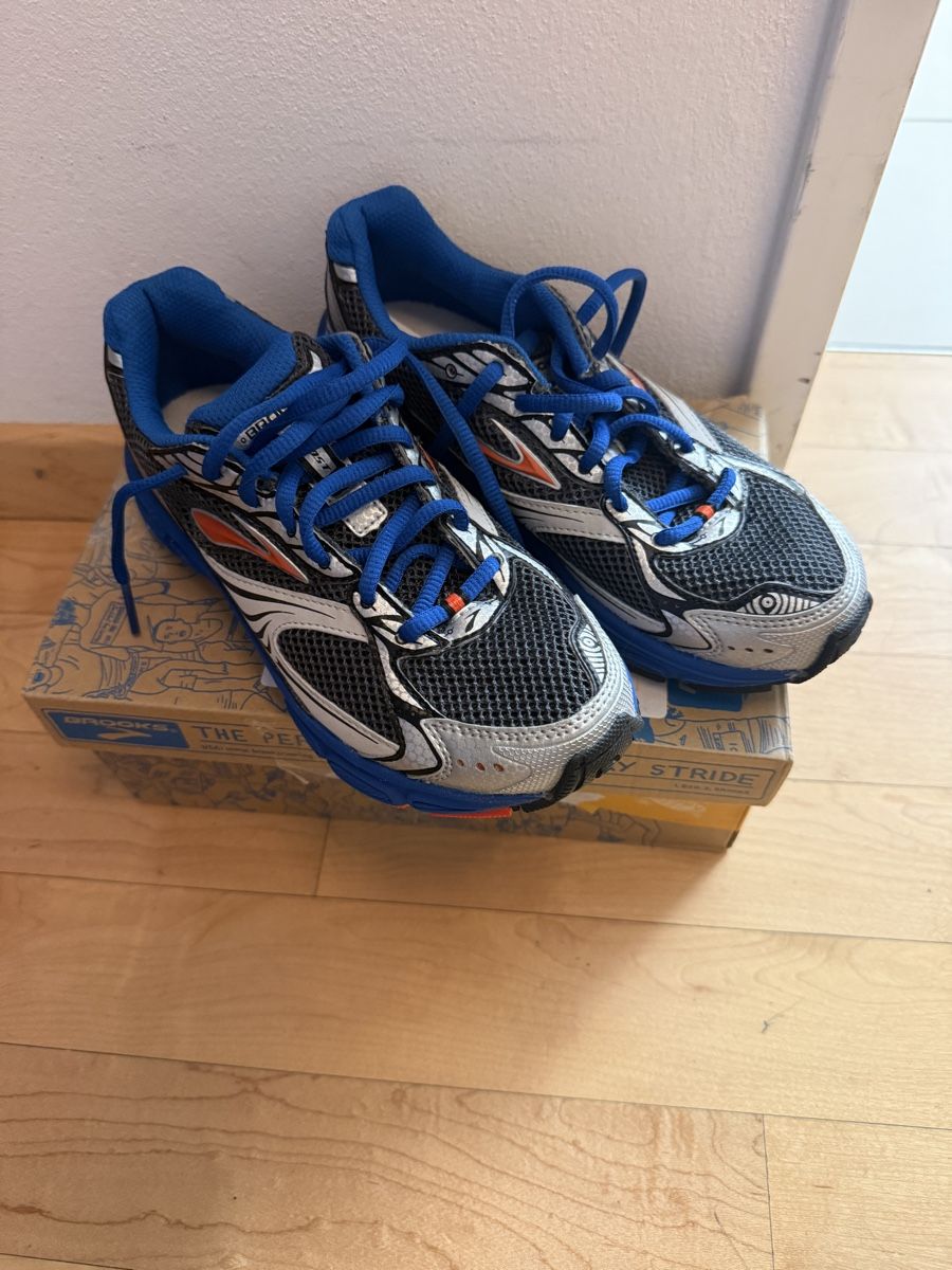 Brooks Scarpe da donna: Vintage Brooks Schuhe – Nuovo e nell'imballaggio originale da Neerach venduto da the_modern_mini