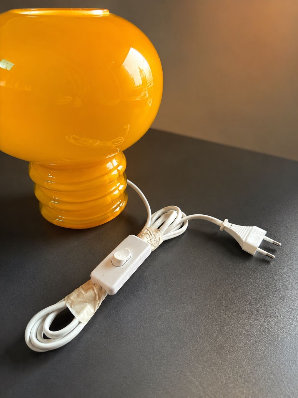 Lampade: 70s Design-Ikone: Orange Space-Age Glaslampe – Usato da Buchs AG venduto da dsbu 4