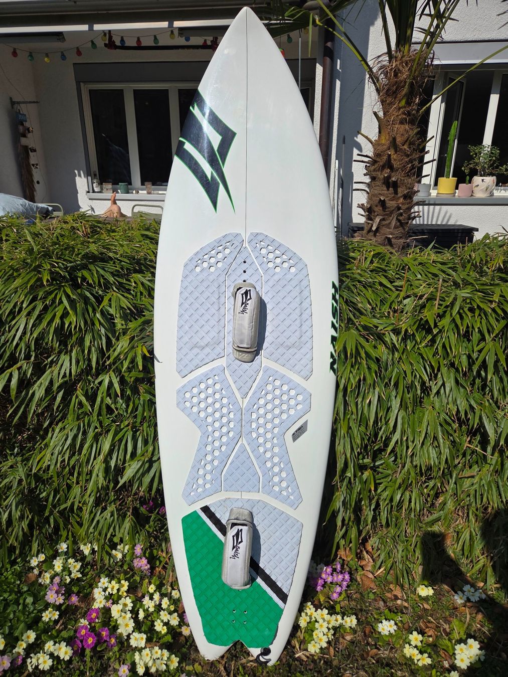 Naish Tavole da surf e di nuoto: Naish Kiteboard FISH 5'6 – Usato da Zürich venduto da bhurmani