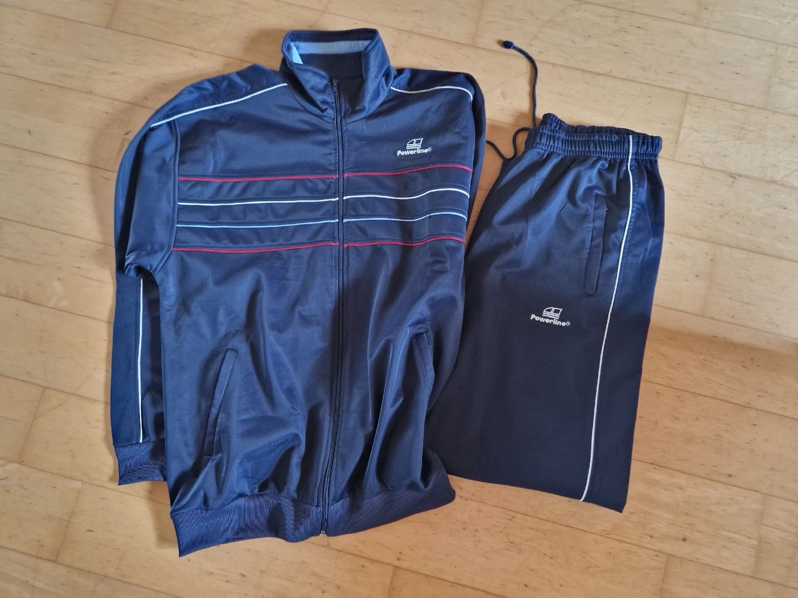 Completi, tute sportive e funzionali: Trainer XL – Usato da Wattwil venduto da Girl2000