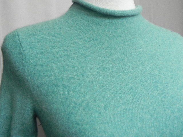 Pullover & Sweatshirts: ca Gr. 34 36 Kaschmir Pulli grünlich-hellbau Farbton s.Masse – Gebraucht aus Basel von FRAU.ZAUBER.MOND 1