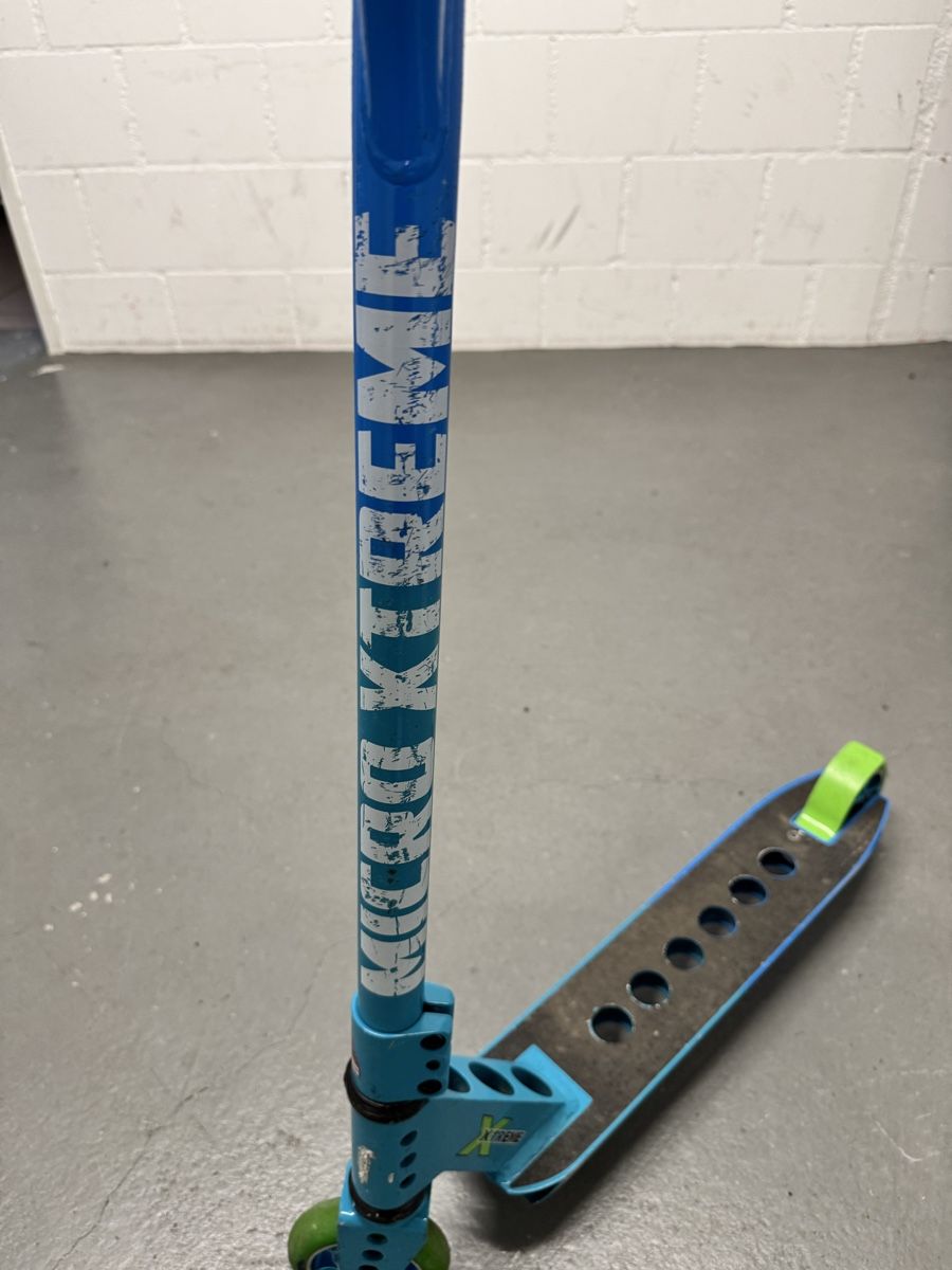 Micro Kickboard: Stuntroller Xtreme blau grün gebraucht – Usato da Möhlin venduto da franky76 2