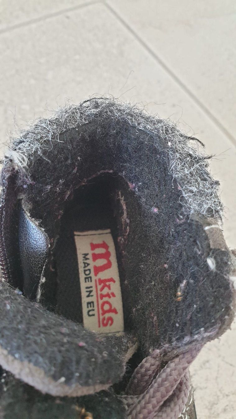 Schuhe für Mädchen: Chaussures bébé taille 19 – Gebraucht aus Le Noirmont von Guiguiguette 1