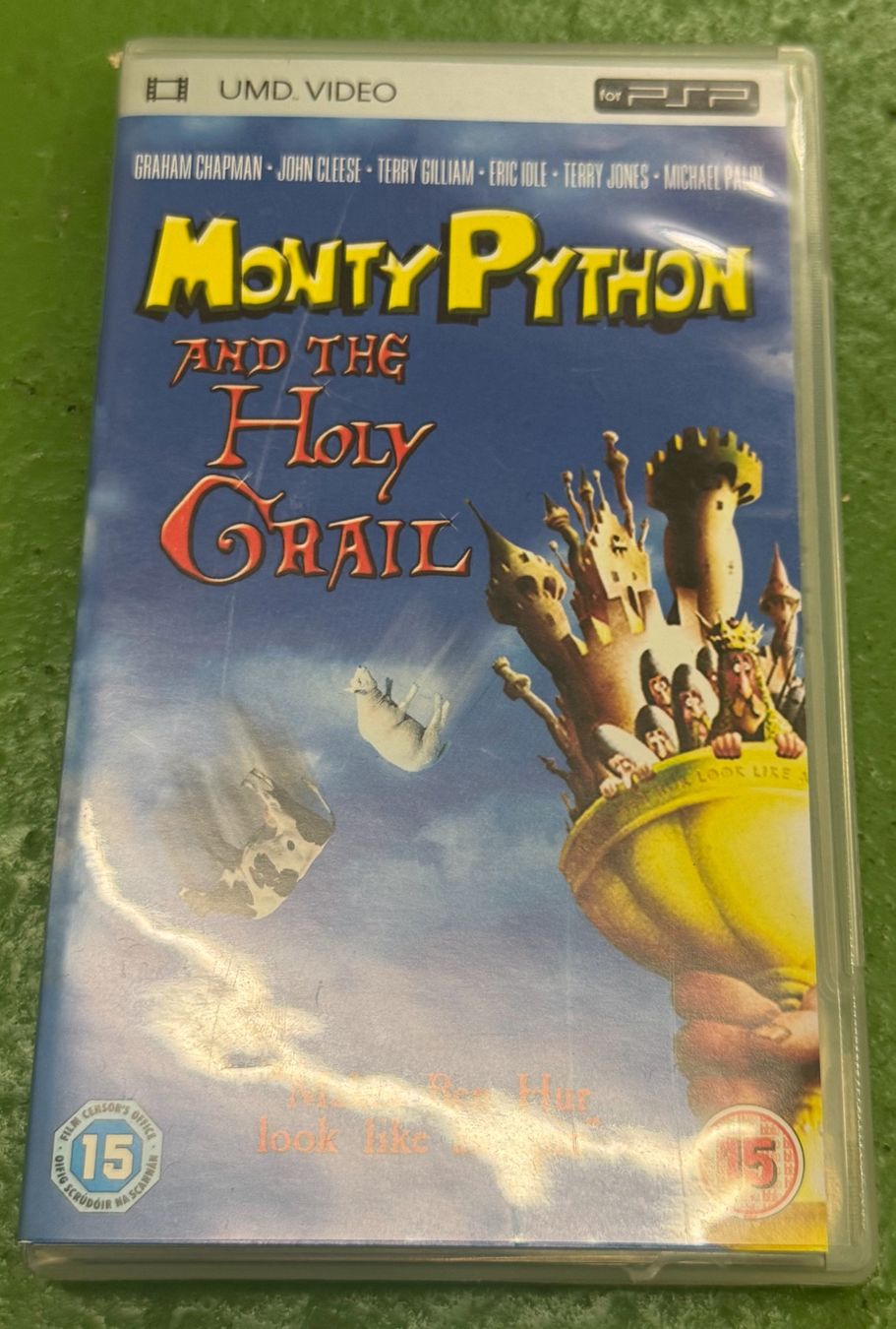 Tutti i DVDs: Monty Python and the Holy Grail (Universal Media Disc / PSP) – Nuovo (secondo la descrizione) da Basel venduto da Ostschweiz06