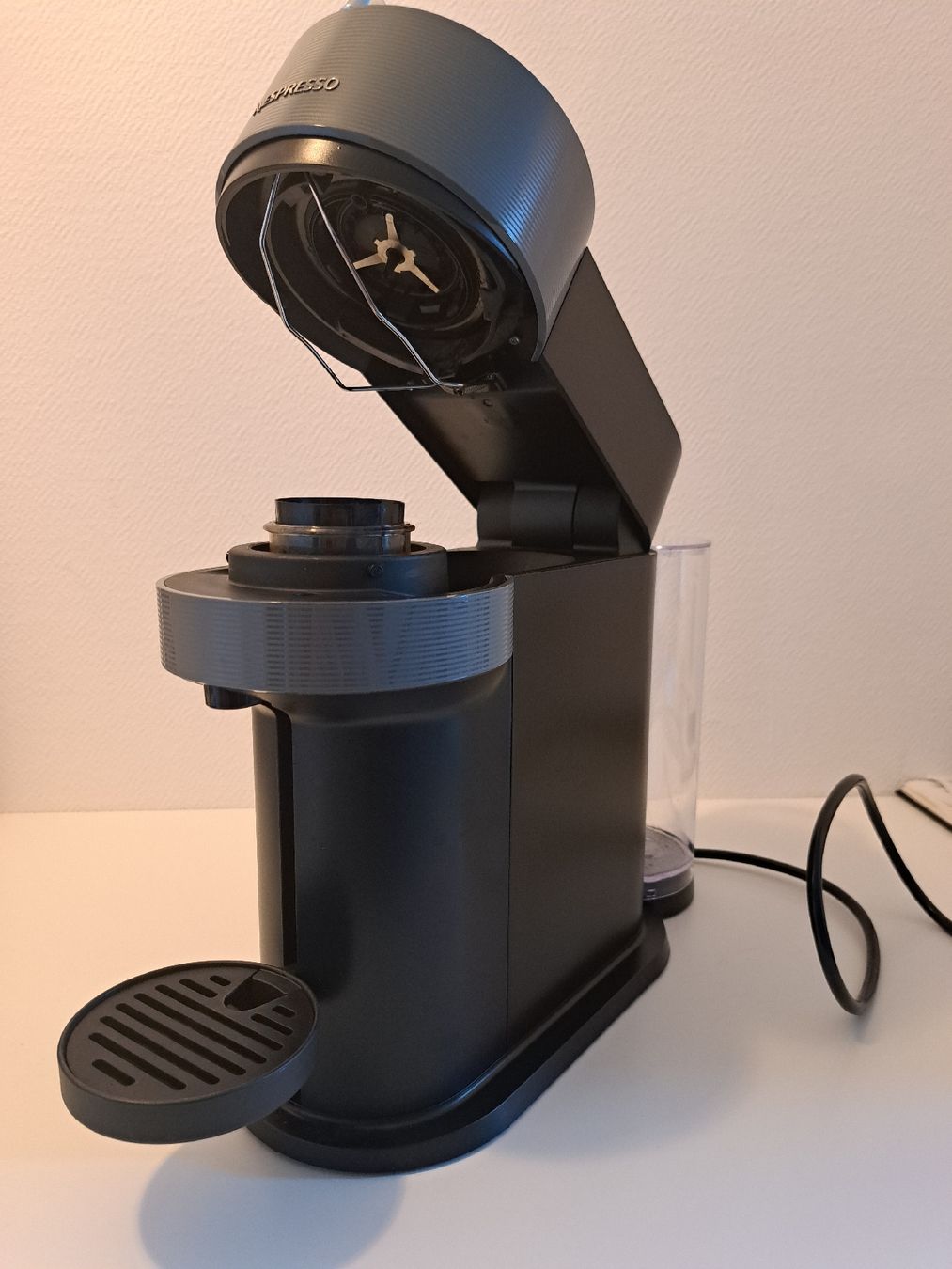 Nespresso Machines à café & Machines à expresso: Kaffeemaschine Nespresso Vertuo – Neuf (Voir description) à Brügg BE par nic_l9ng