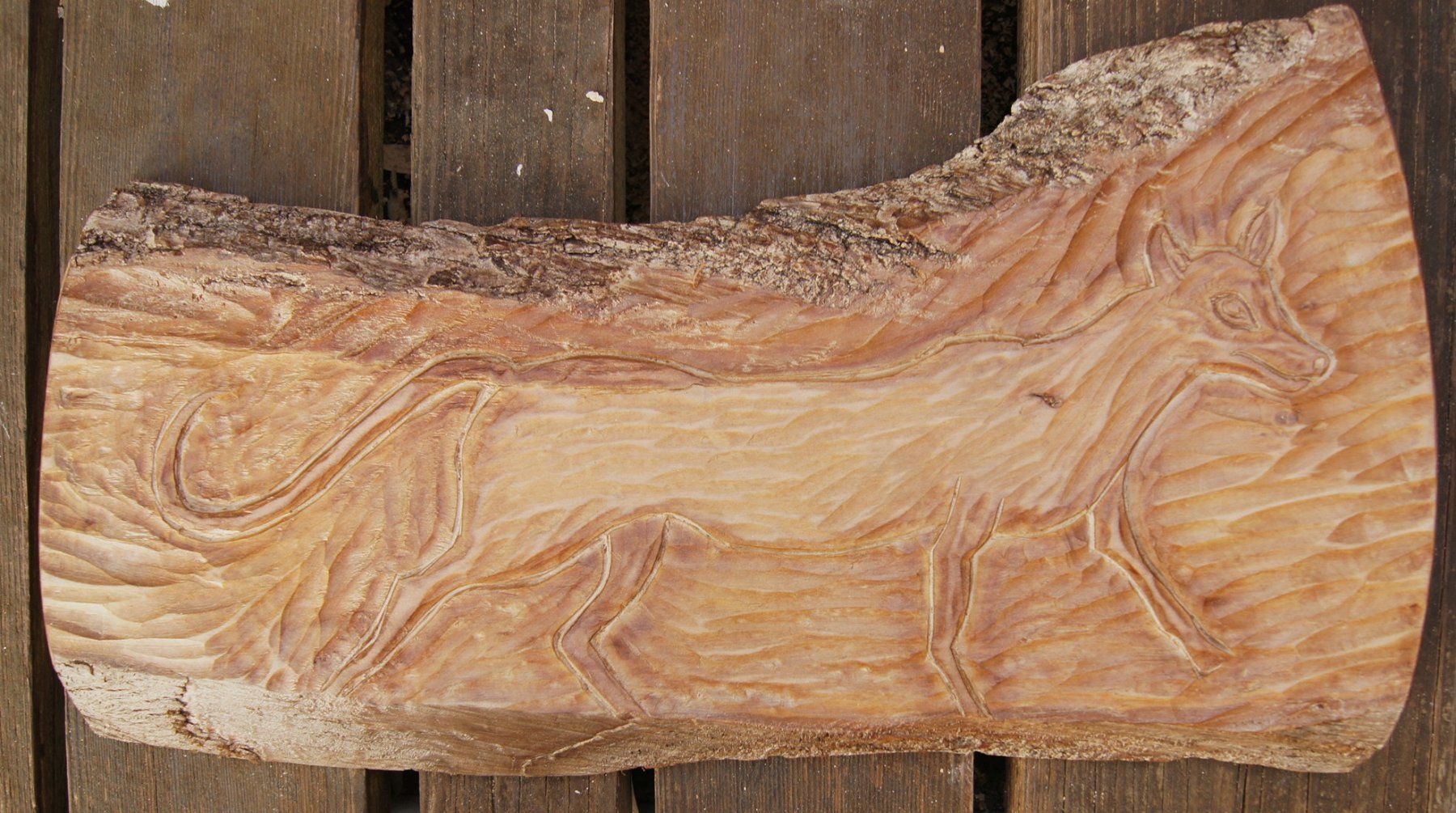 Skulpturen & Statuen: Geschnitzter Hund – Neu (gemäss Beschreibung) aus Fribourg von erw_68dx
