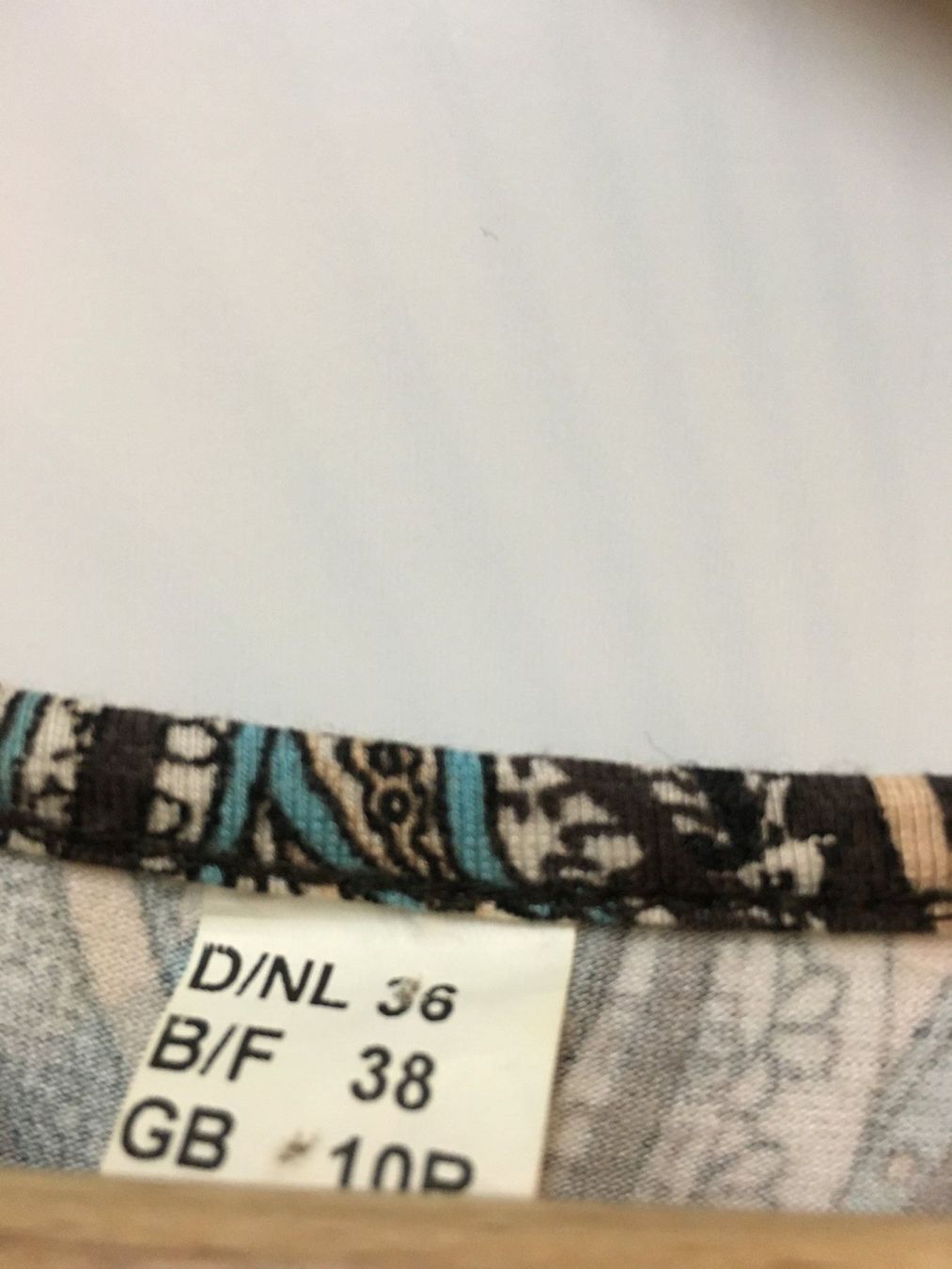 T-shirt: Langarmshirt, Gr.36, Viskose, bunt – Usato da Arni AG venduto da Mimo007 1