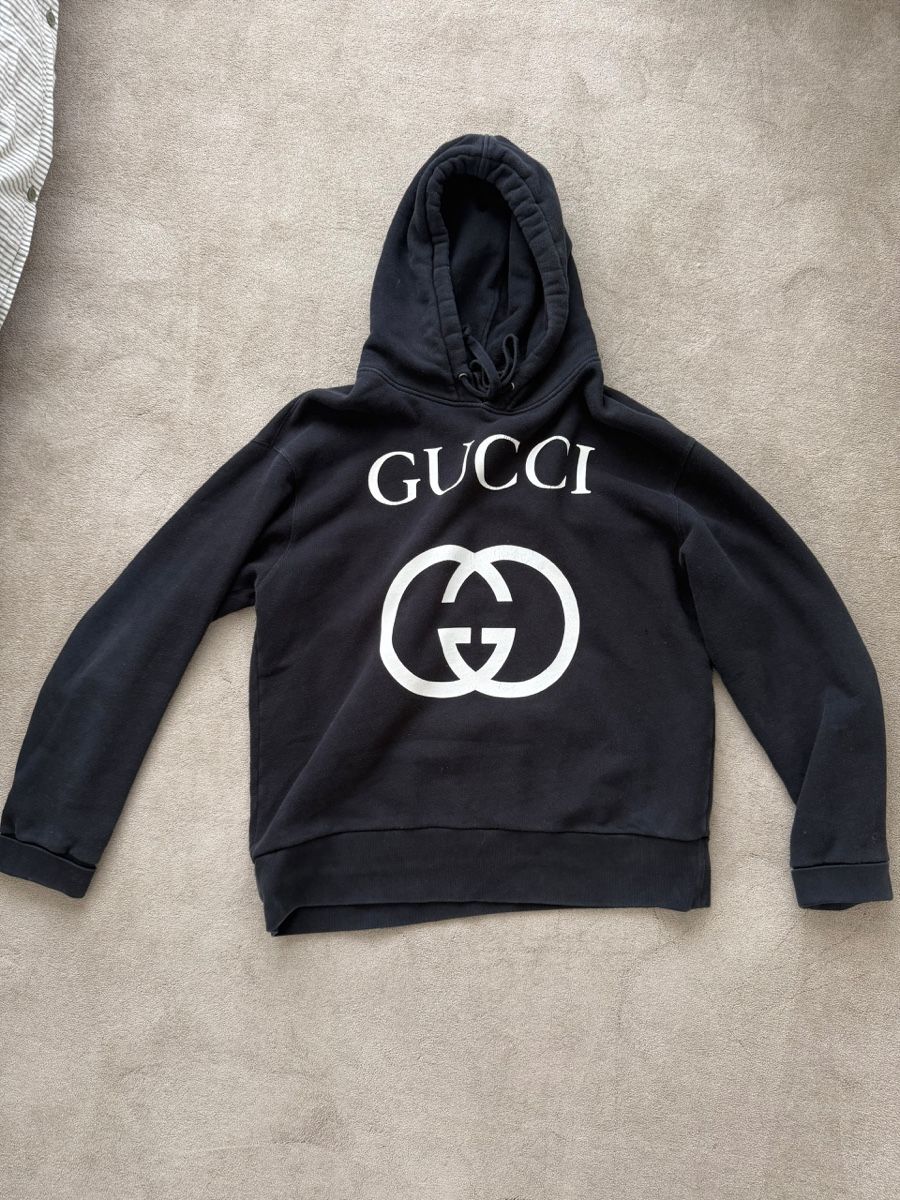 Gucci Pulls & Sweat-shirts: Gucci Kapuzenpullover schwarz Logo – D'occasion à Rorschacherberg par drdupor