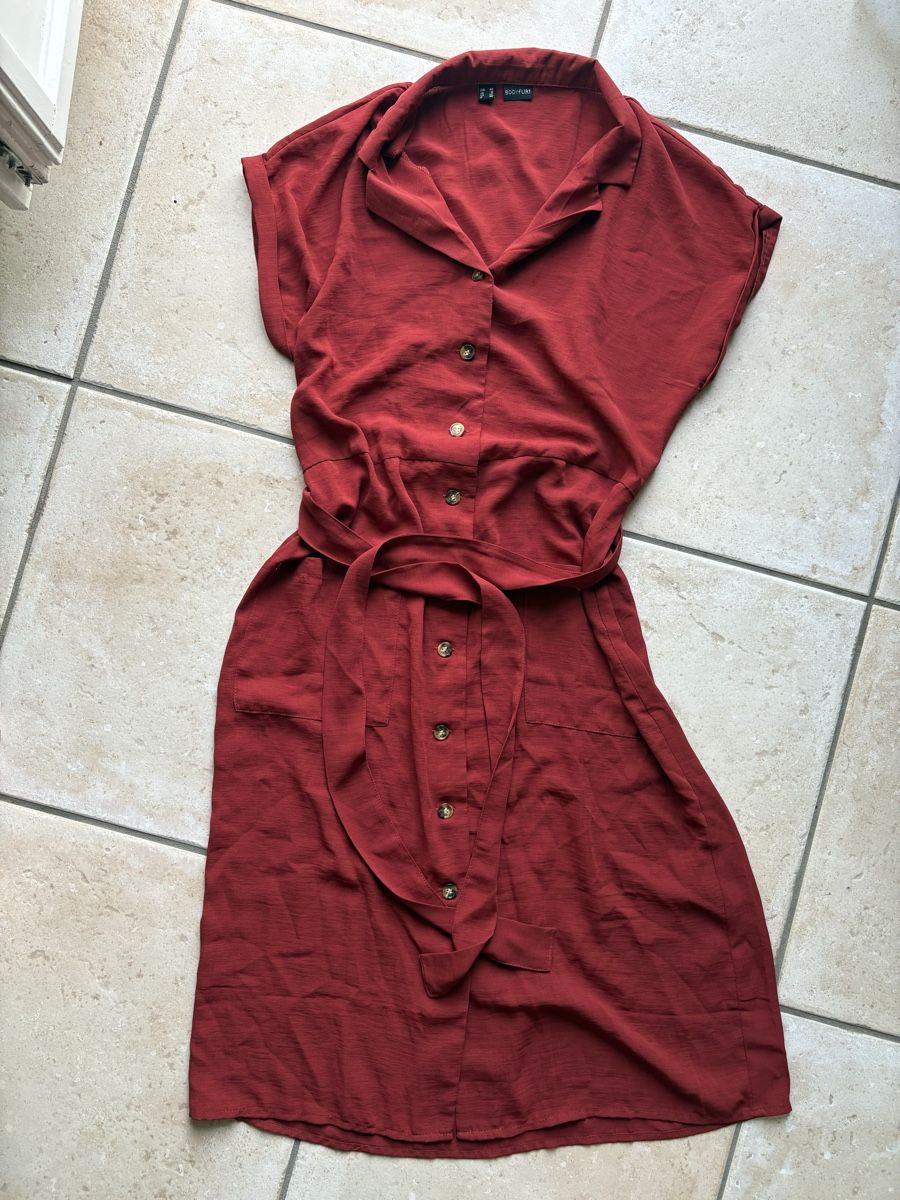 Kleider: Blusenkleid – Neu (gemäss Beschreibung) aus Ricketwil von Lady_of_Glenmore
