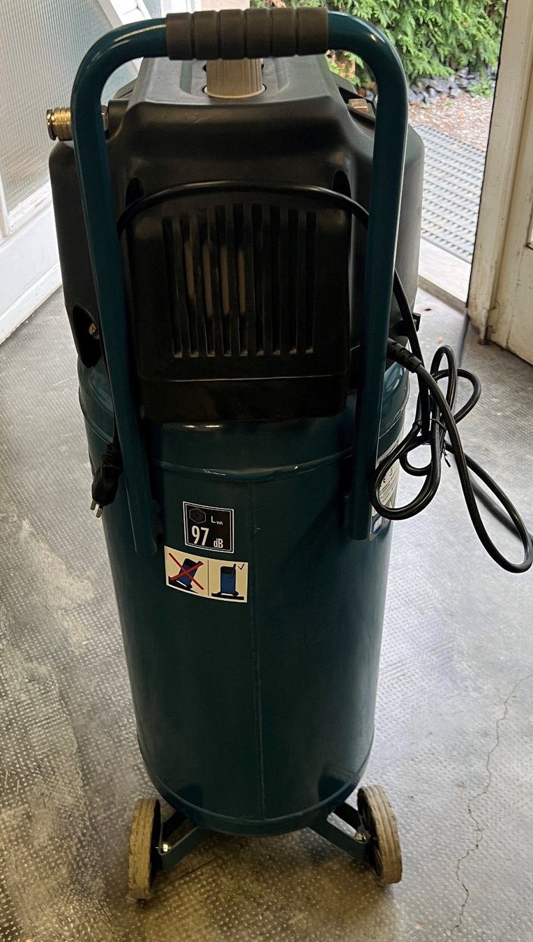 Ferrex Compressori: Compresseur vertical 50L sans huile – Usato da Le Landeron venduto da Pimsss 3