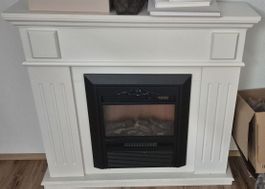 Elektro-Kamin mit Flammeneffekt