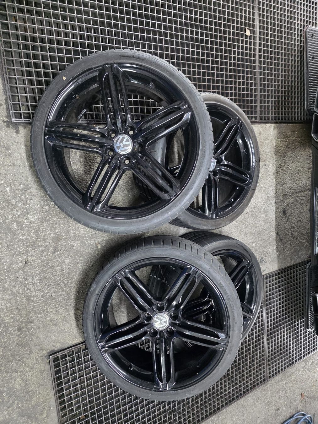 Pneumatici & Ruote complete: VW Komletträder 19 Zoll – Usato da Hombrechtikon venduto da apa_9pxh
