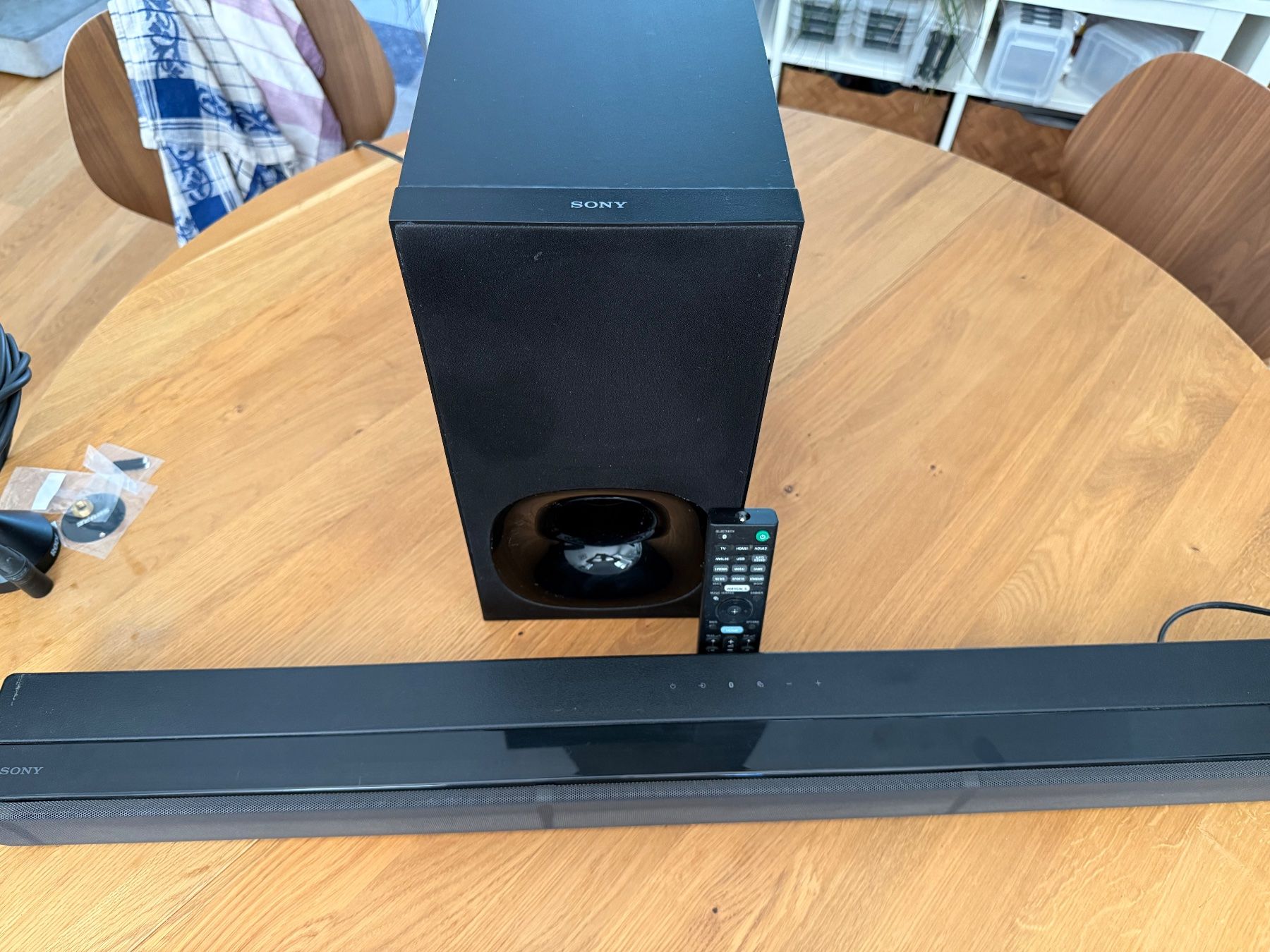 Sony Home Cinema: Sony HT-ZF9, Dolby Atmos Soundbar mit drahtlosem Subwoofer – Usato da Haldenstein venduto da pierre.re 1