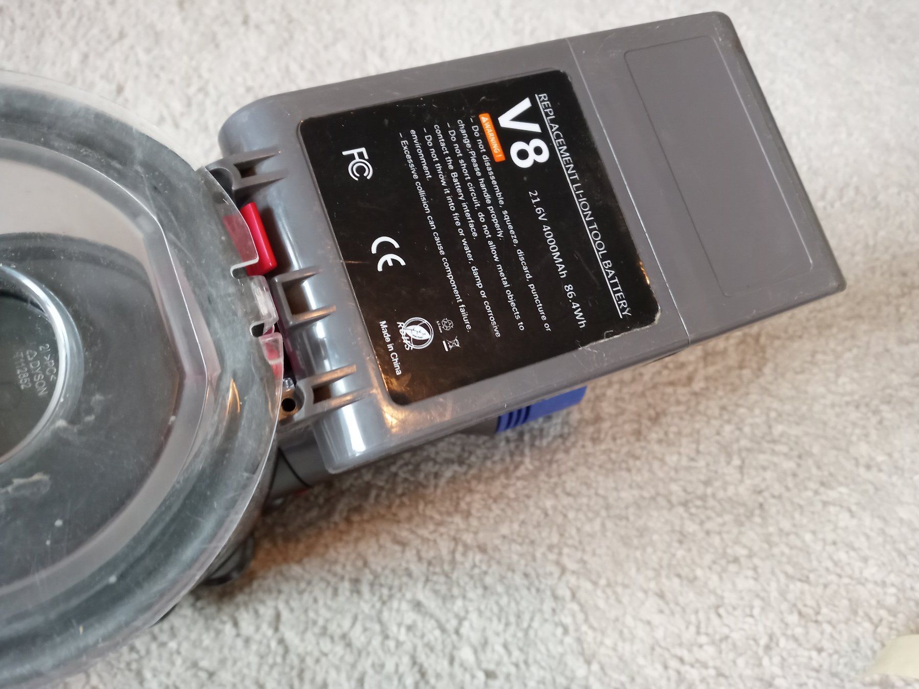 Dyson Aspirateurs & Accessoires: Handstaubsauger Dyson V8 – D'occasion à Prez-vers-Siviriez par Monija70 7