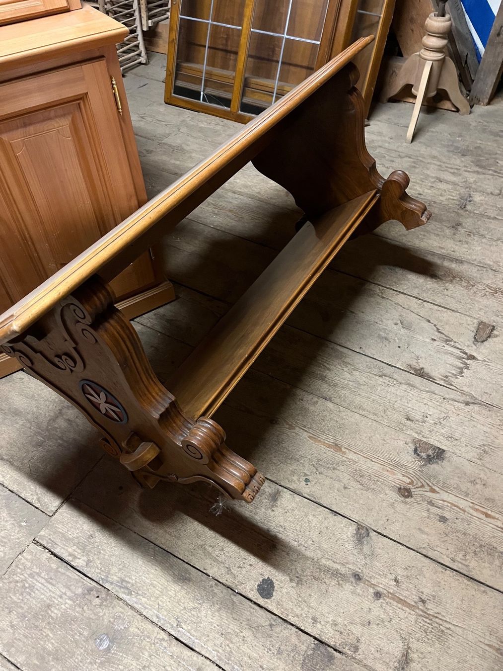 Tische: Salontisch Nussbaum – Gebraucht aus Frick von nannali98 1