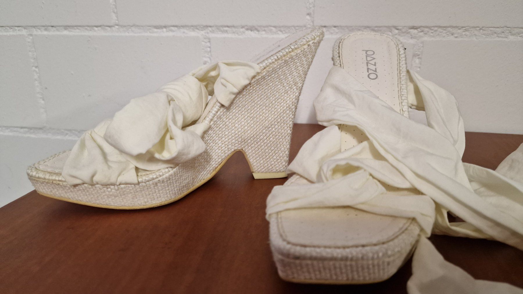 Scarpe da donna: Keilsandalen zum schnüren, Gr. 36 – Usato da Rütihof venduto da tweedy123 2