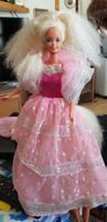 Barbie im Dream Glow Mattelkleid