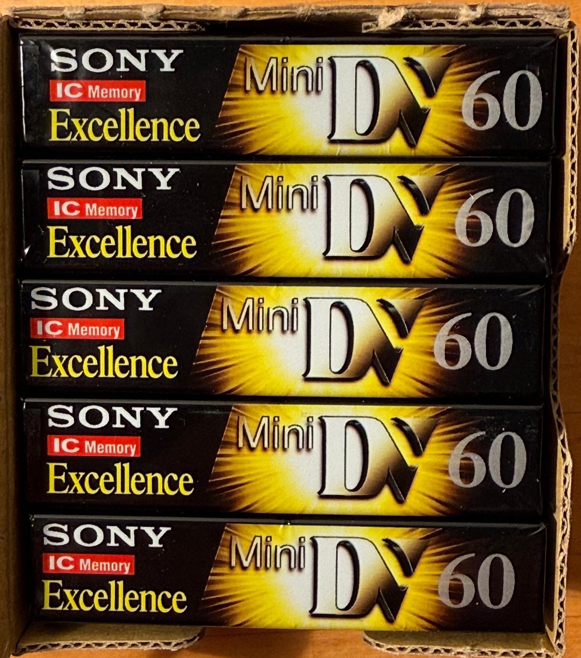 Cassette vuote: 13 Digital Video Cassetten, neu – Nuovo e nell'imballaggio originale da Bülach venduto da Twinggy 5