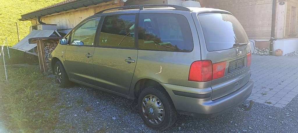 Autos: SEAT Alhambra 4 Motion mit AHK – Defekt aus Lenk im Simmental von Mannekji