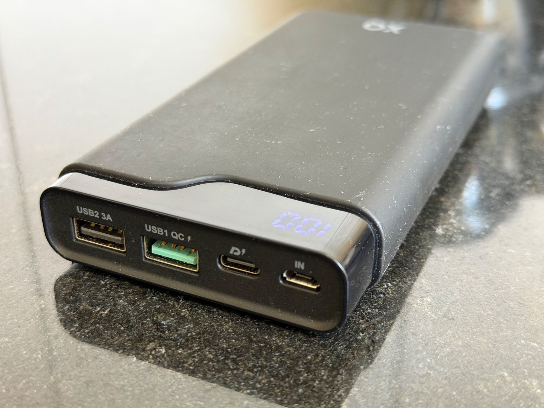 Batterie: XQISIT Powerbank 12.000 mAh – Usato da Jona venduto da HeartbeatofAmerica 2