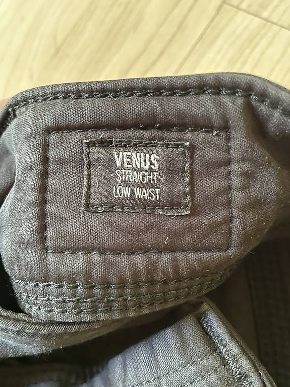 Pepe Jeans Pantaloni: Pepe Jeans Venus Low Straight schwarz ca.38 – Usato da St. Gallen venduto da K_Blum 3
