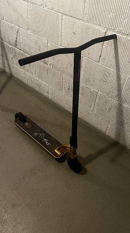 Kickboard: Trottinett / Scooter gold – Usato da ostermundigen venduto da flyinghorse01