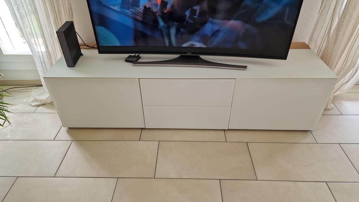 Mobili TV: Elegantes TV-Möbel – Usato da Wettingen venduto da rifi9