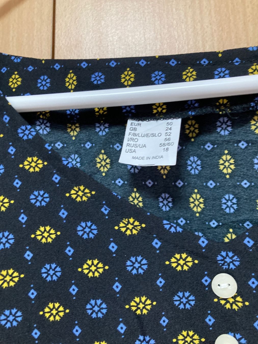 Camicette: Schwarzes gemustertes Shirt Gr. 50 – Nuovo (secondo la descrizione) da Thun venduto da Vans_98 2