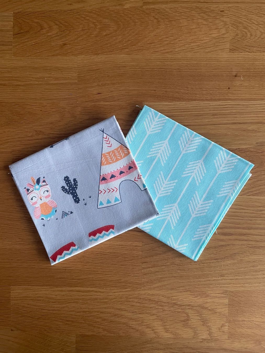 Tissus: Fat quarter/Coupon patchwork-couture Petits Indiens gris – Neuf avec emballage d'origine à Gland par san_xz5j 2