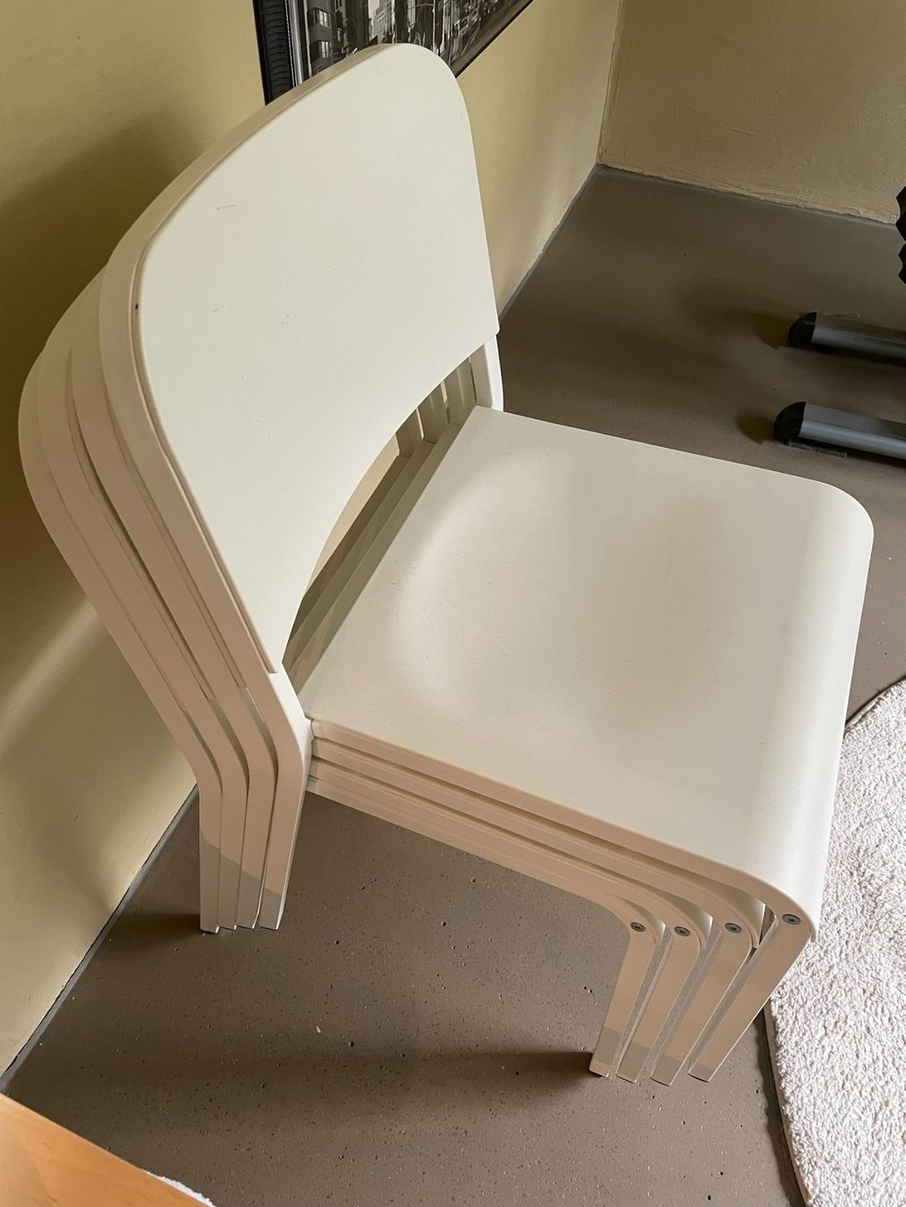 Ikea Stühle: 4 Ikea Stühle weiss, stapelbar – Gebraucht aus Mägenwil von  1