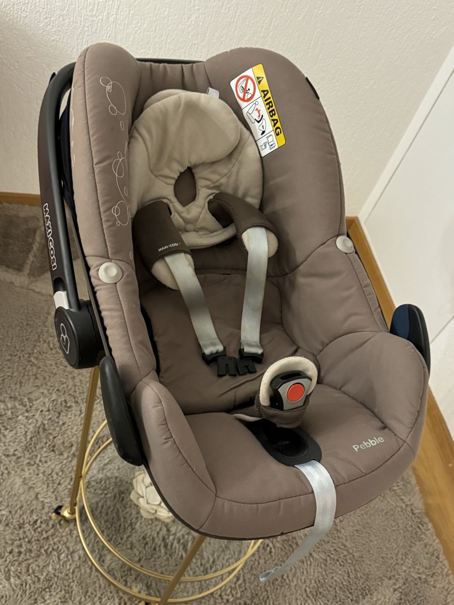 Maxi-Cosi Seggiolini per auto: Maxi-Cosi Pebble Babyschale mit Zubehör – Usato da Niederurnen venduto da 8867 3