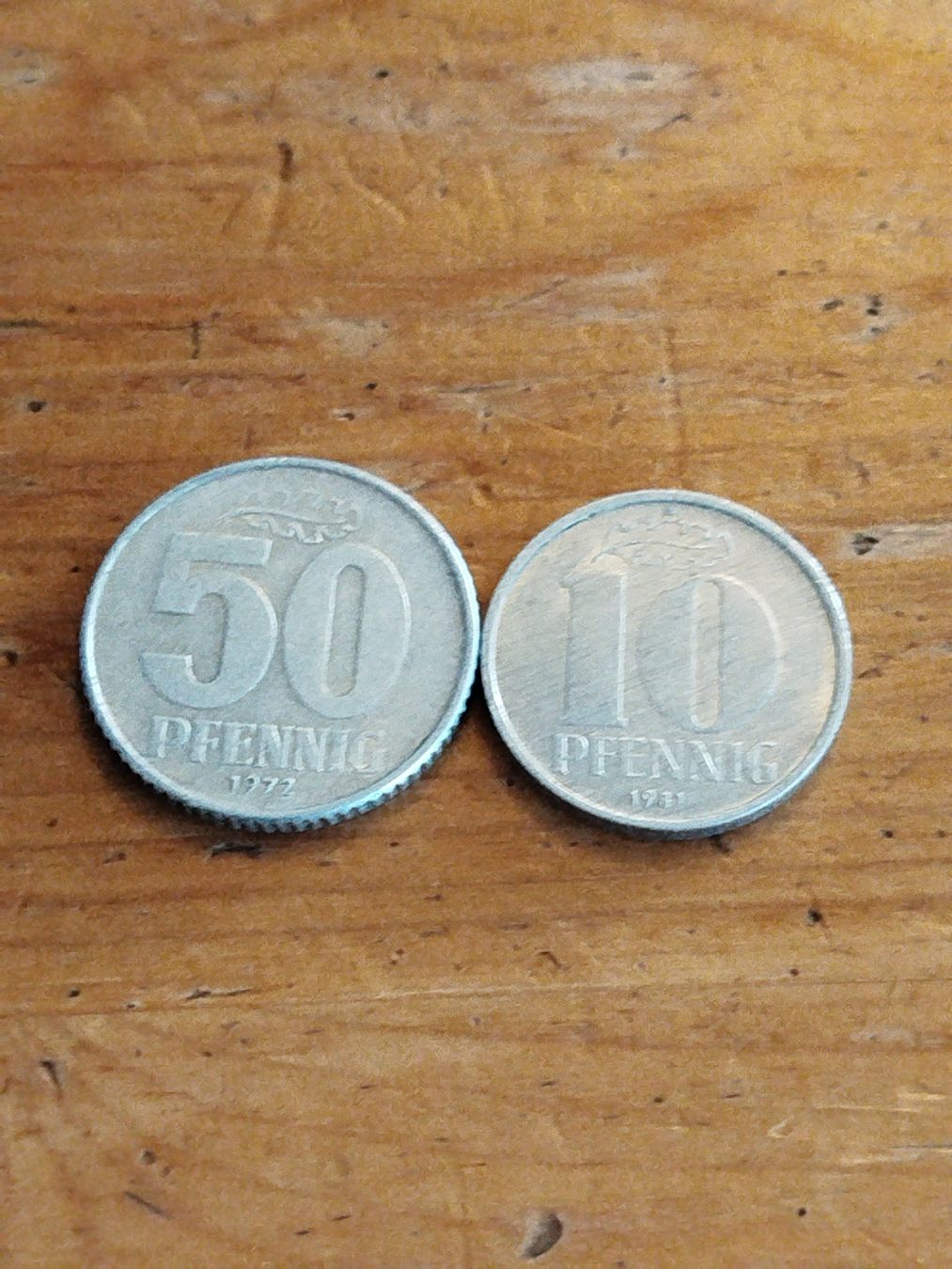 Tutti le monete: 2 Pièces de 10 et 50 Pfennig de ex-RDA – Usato da Châtel St Denis venduto da Magil71