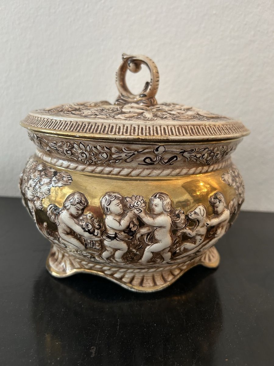 Zuckerdosen: Traumhafte Capodimonte Dose – Gebraucht aus Hofstetten SO von Treasurefinds
