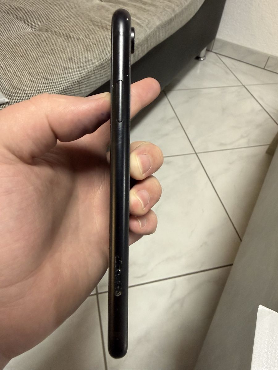 Apple Telefoni cellulari / Smartphones: iPhone XR 64Go Black – Difettoso da Payerne venduto da Kikas 2