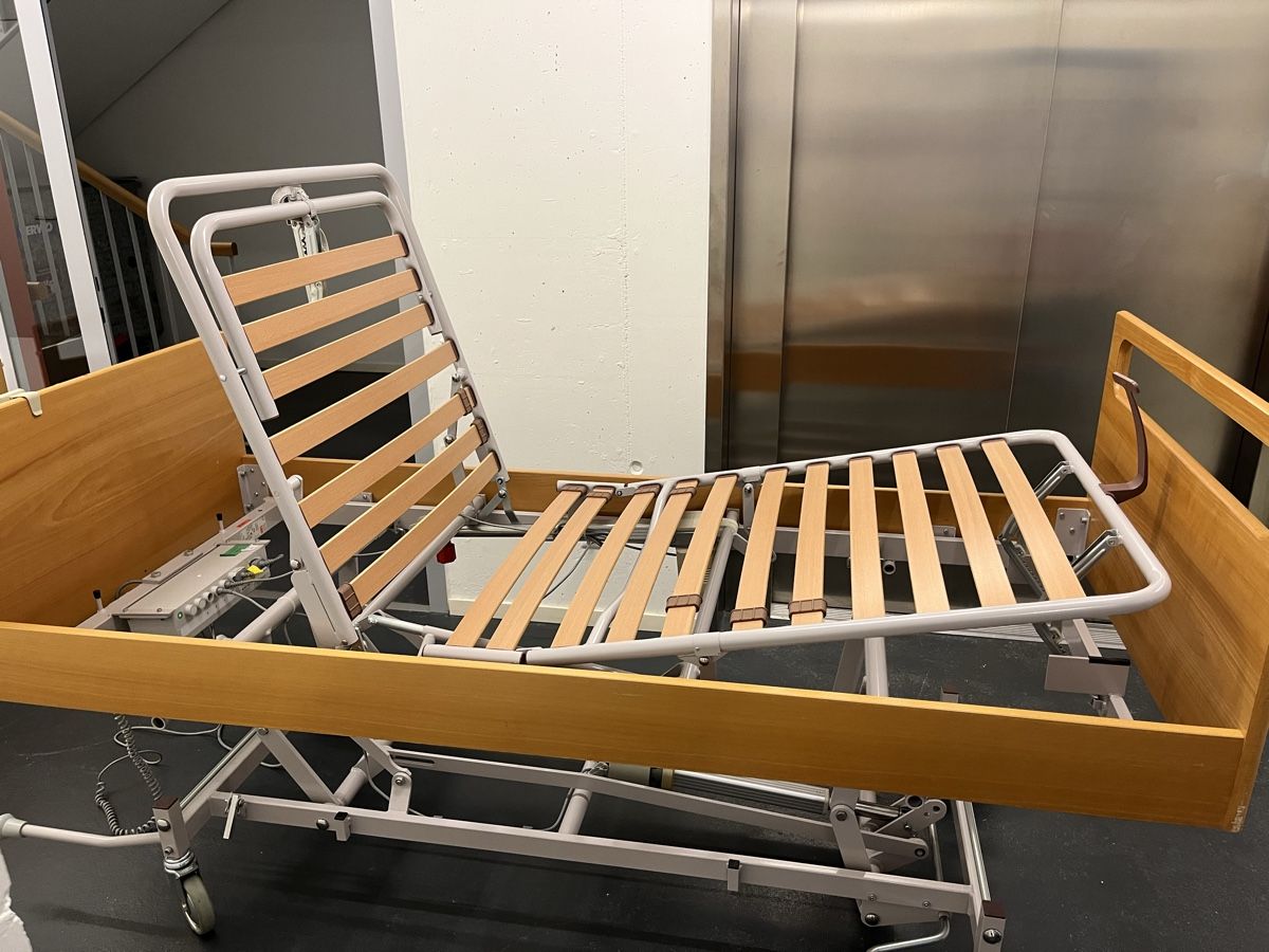 Letti: Embru Pflegebett "Classic" 5152, – Usato da Rüti ZH venduto da Walti0 2