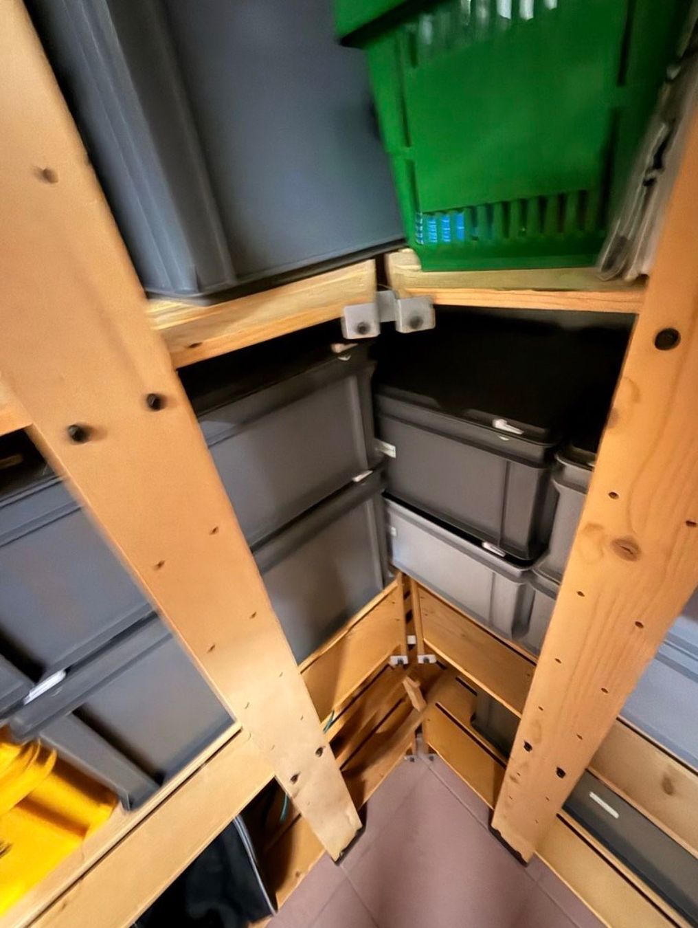 Regale: Regal System Holz – Gebraucht aus Solothurn von NUVICO 1