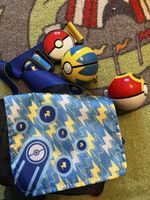 Pokemon Set Tasche mit Gurt und zwei Pokebällen gebraucht