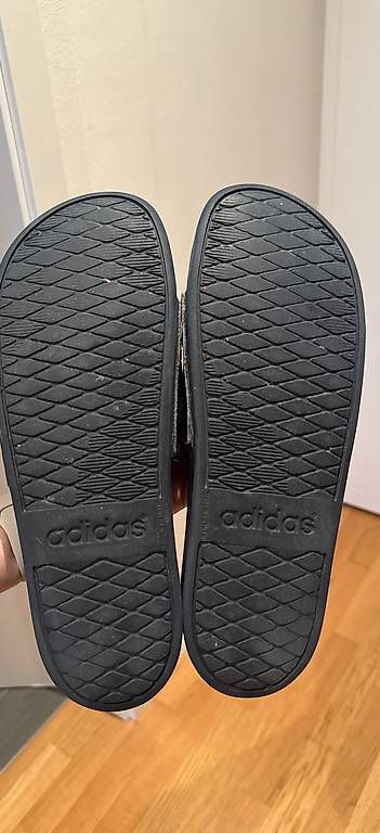 Chaussures hommes: Adidas Performance ADILETTE COMFORT – D'occasion à Langenthal par AliceAmmann 1