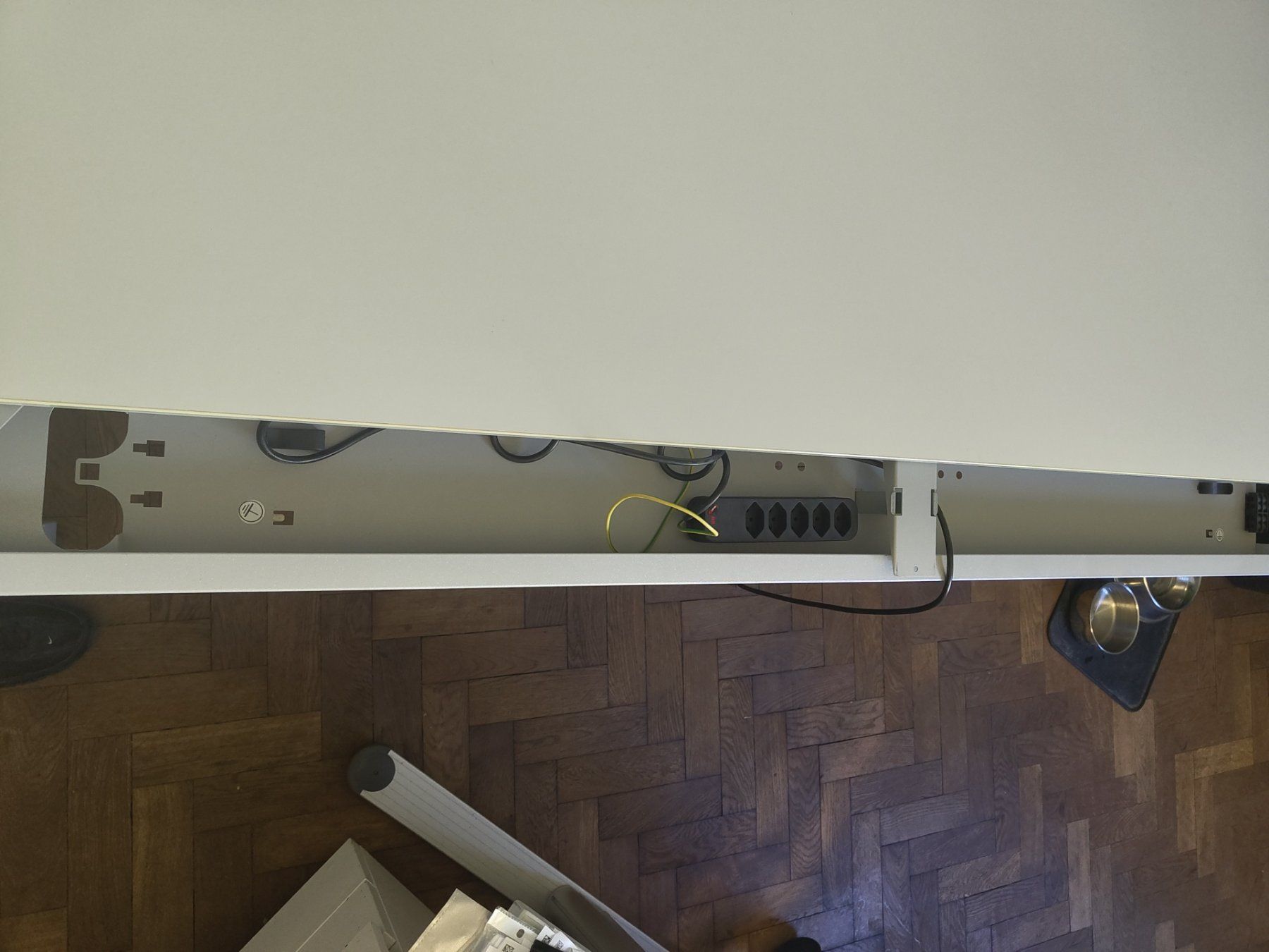 Lista Scrivanie: Lista Office Motion - Bürotisch – Usato da Basel venduto da TechnicsMKII 1