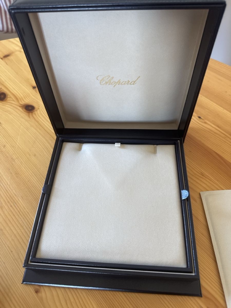 Schmuckkästen: Boîte de Chopard en cuir noir, bijouterie – Gebraucht aus Vesenaz von miguelfdfrade 4