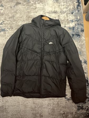 Doudoune Nike noire (Taille L)