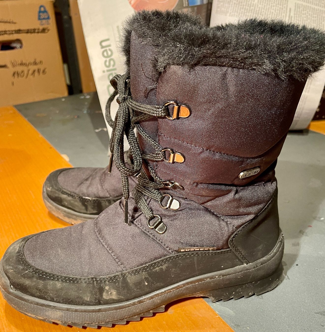Scarpe da donna: dicke schwarze Winterstiefel Gr. 37 – Usato da Neuendorf venduto da Knopfi 1