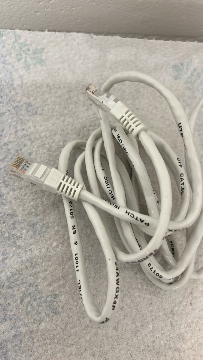 Cavi: CAT.5e Patchkabel, weiss, gebraucht, Top Zustand! – Usato da Matzingen venduto da D.MM