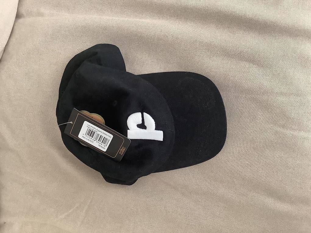 Copricapi, berretti & cappellini: Black cap with a P – Nuovo e nell'imballaggio originale da Zürich venduto da eli_685m