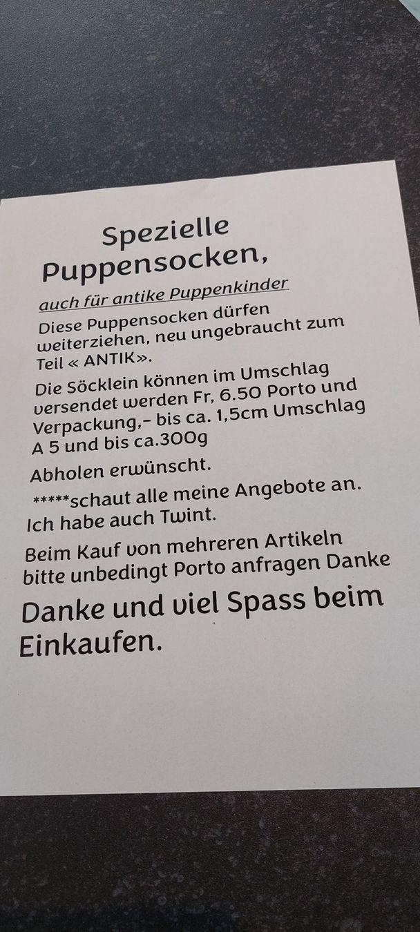 Bambole: Puppensocken dunkelrot handgestrickt neu  – Nuovo (secondo la descrizione) da Muri AG venduto da nindo1 5