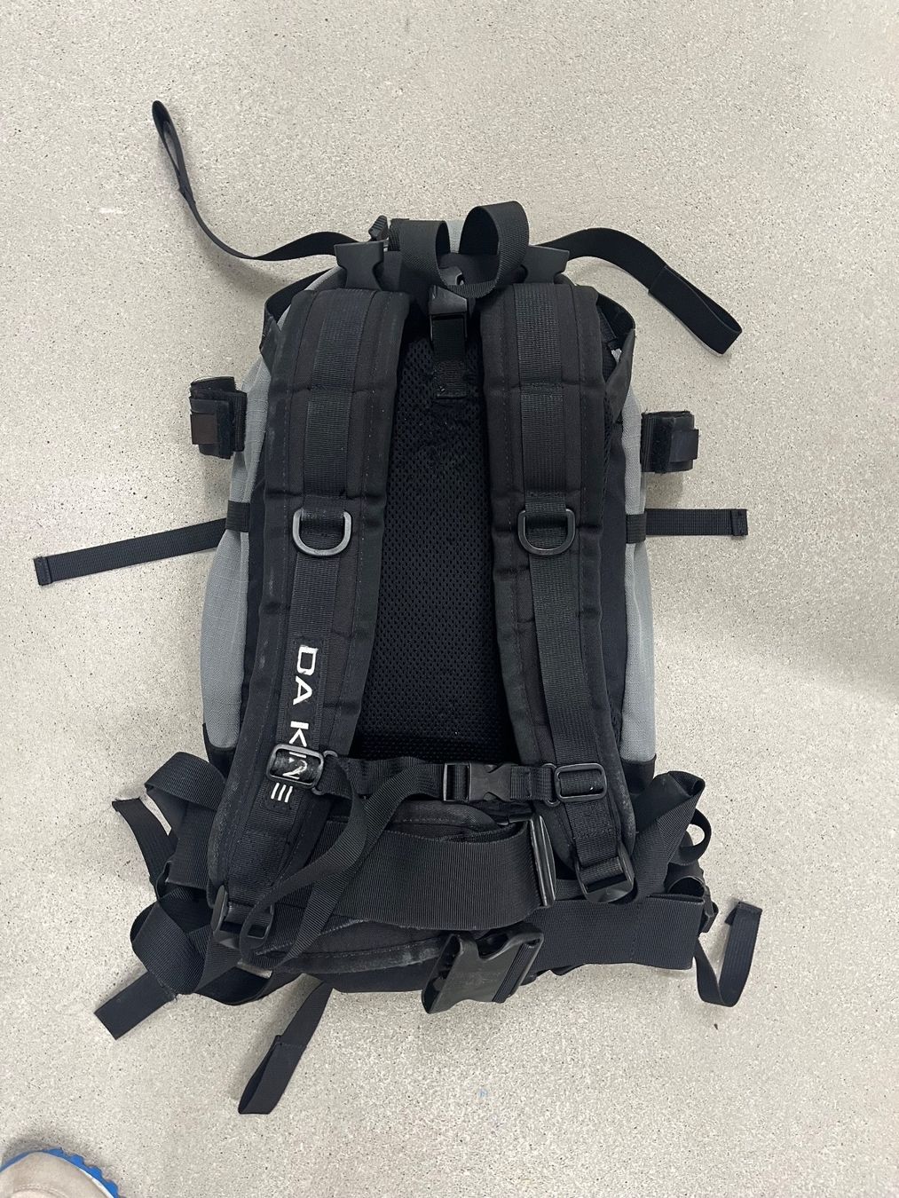 Dakine Rucksäcke: Dakine Heli Pro Backpack Yellow Grey – Gebraucht aus Zürich von  1